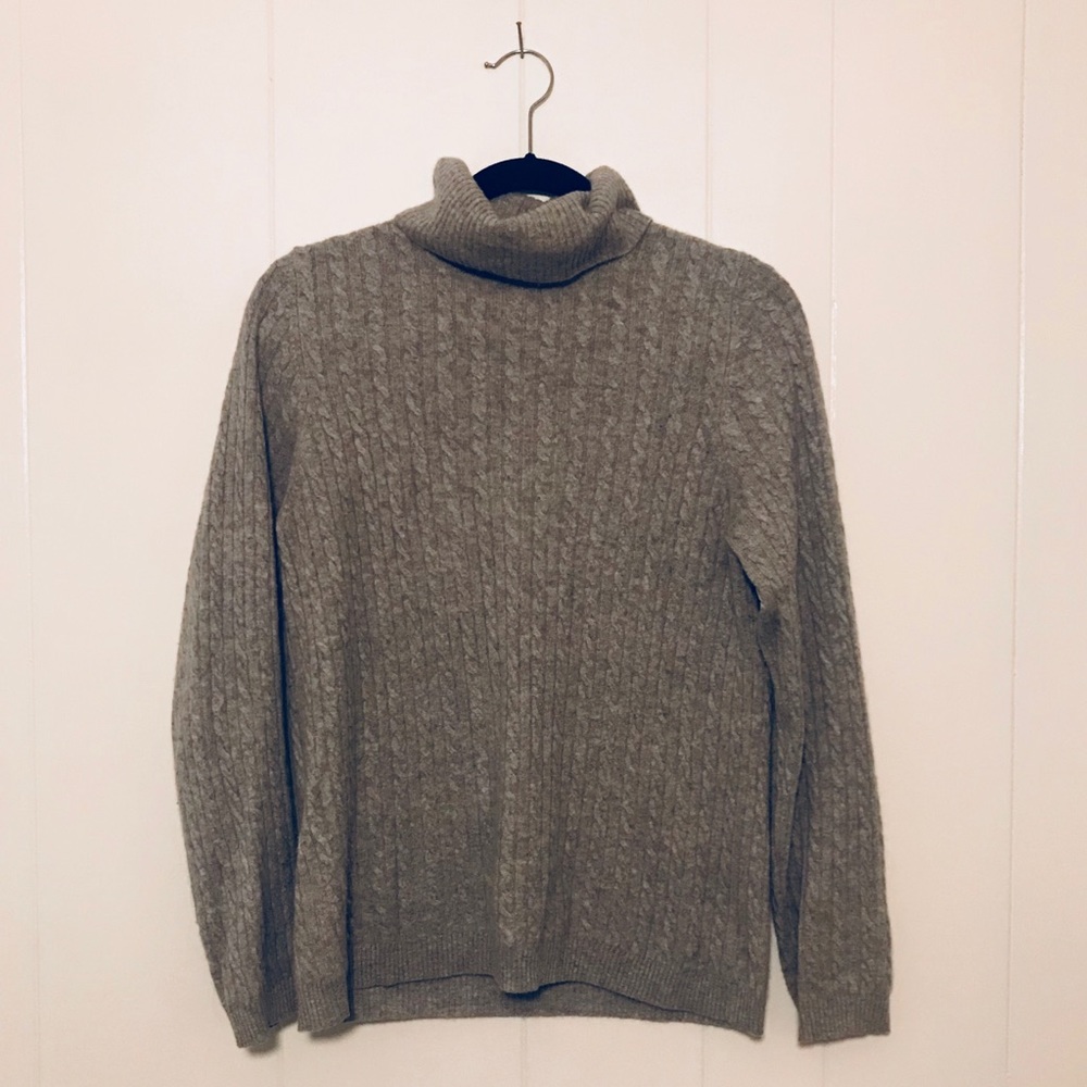 100% Cashmere Sweater; very lightly worn
